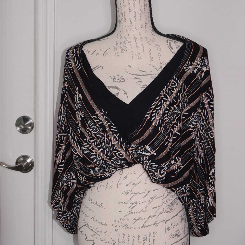 Honey Belle Black Batwing Sleeve Twist Front Blouse SZ S